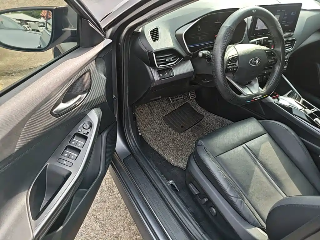 Hyundai Fista EV — миниатюра 12