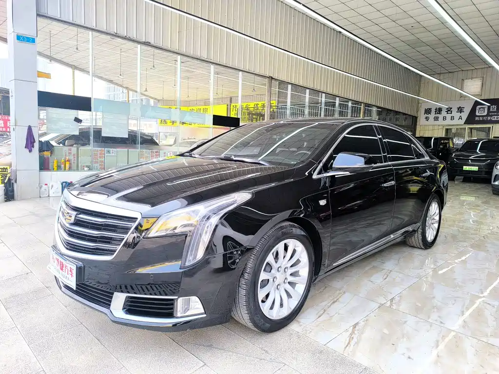 CADILLAC XTS
