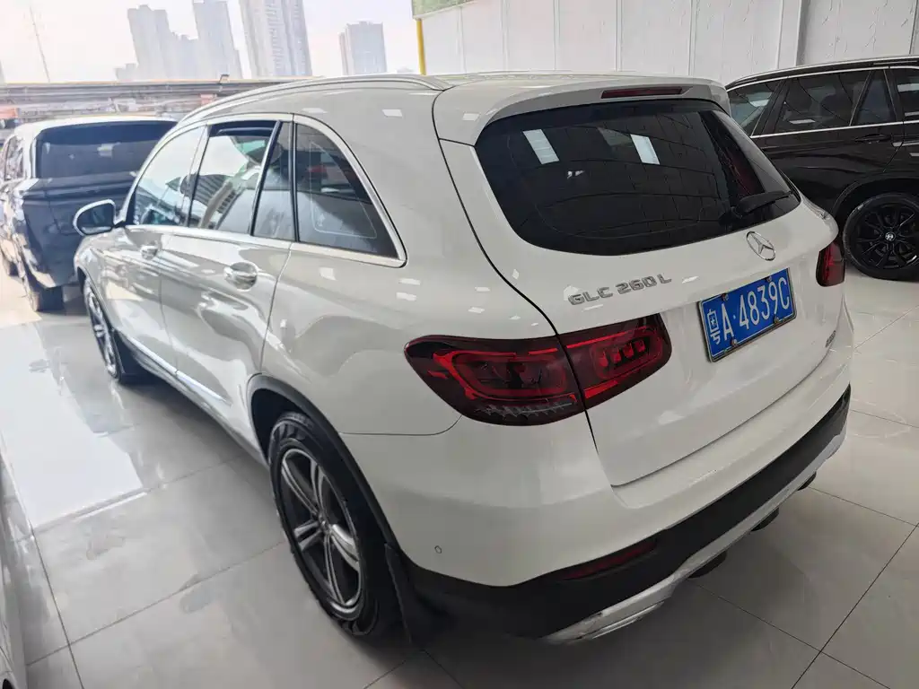 MERCEDES-BENZ GLC
