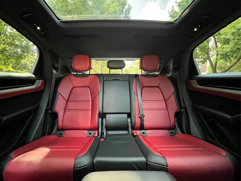 Porsche Cayenne — миниатюра 9
