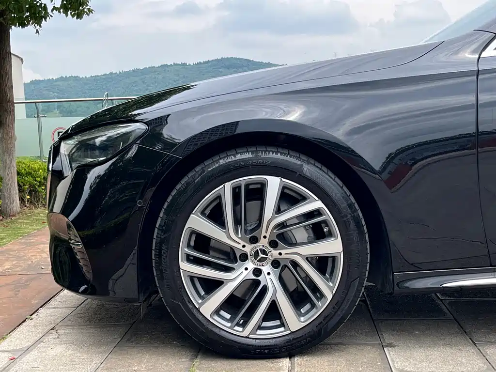 Mercedes-Benz E-Class — миниатюра 26
