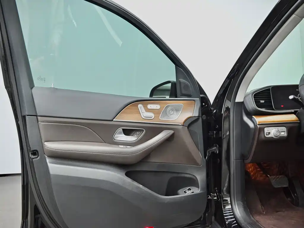 Mercedes-Benz GLE New Energy — миниатюра 19