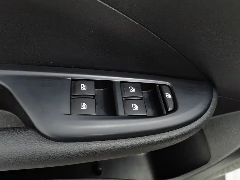 Buick Excelle — миниатюра 9