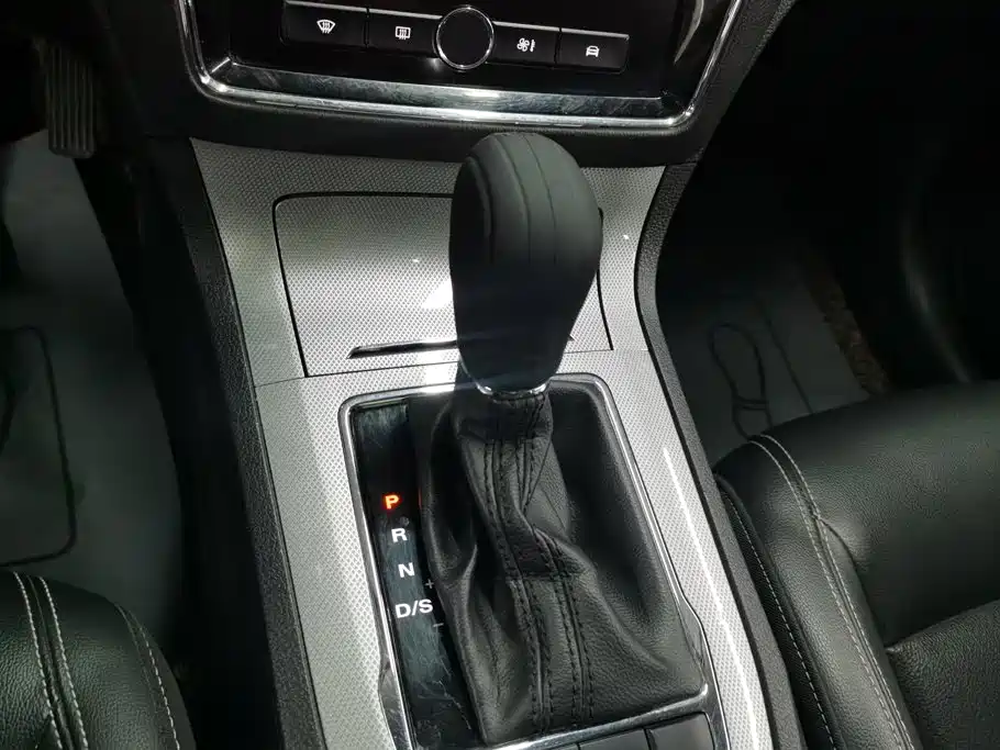 Roewe RX5 — миниатюра 16