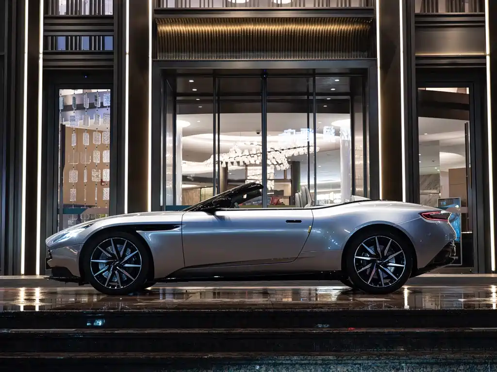 Aston Martin DB11 4.0T V8 Volante, фото 4