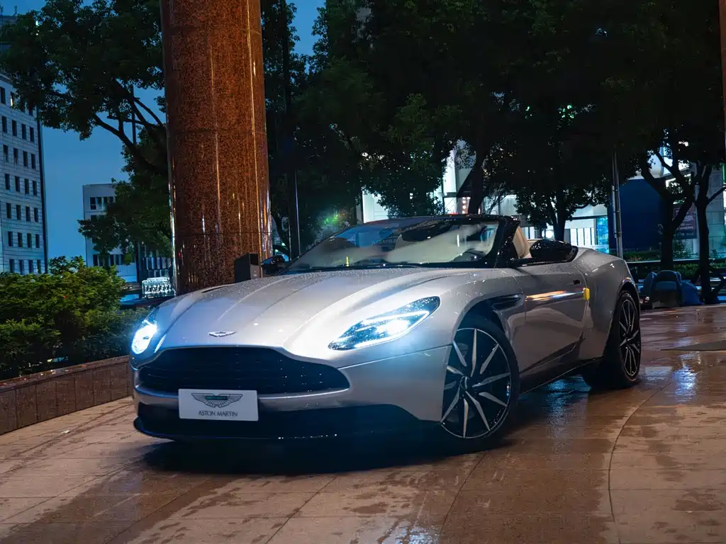 Aston Martin DB11 4.0T V8 Volante, фото 7
