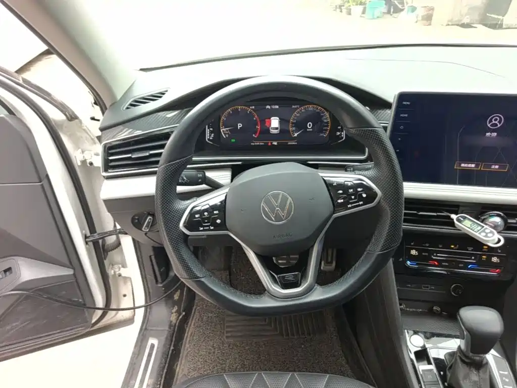 Volkswagen Tiguan L — миниатюра 11