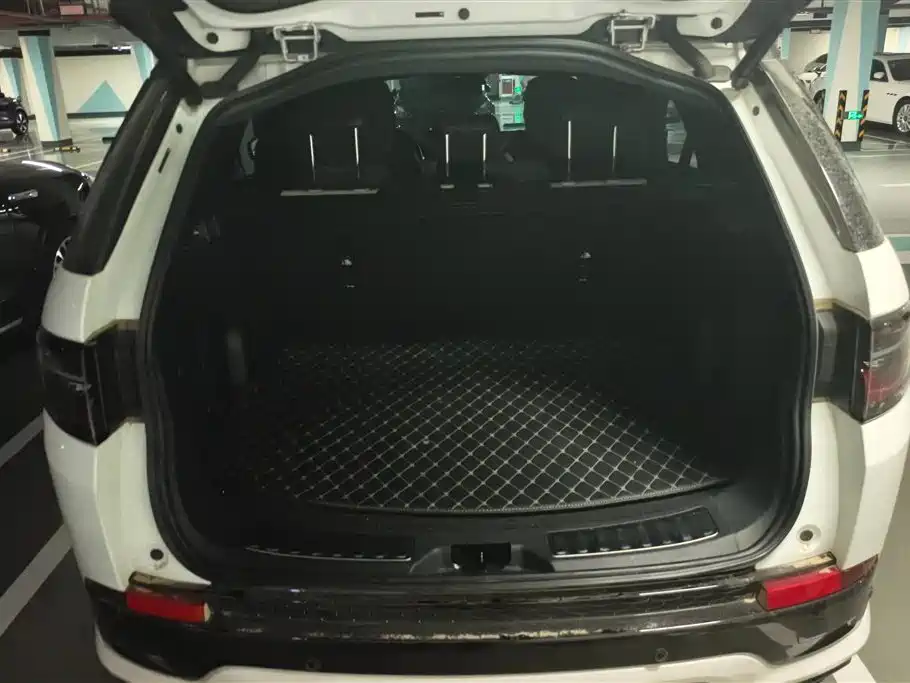 LAND ROVER DISCOVER NEW ENERGY SOURCES FOR SPORTS