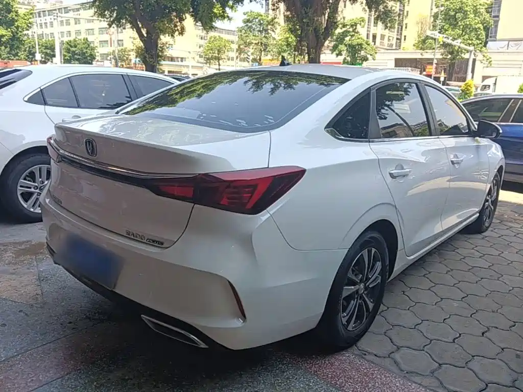 Changan Eado — миниатюра 7
