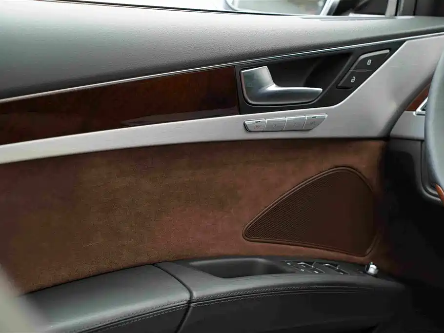Audi A8 — миниатюра 32