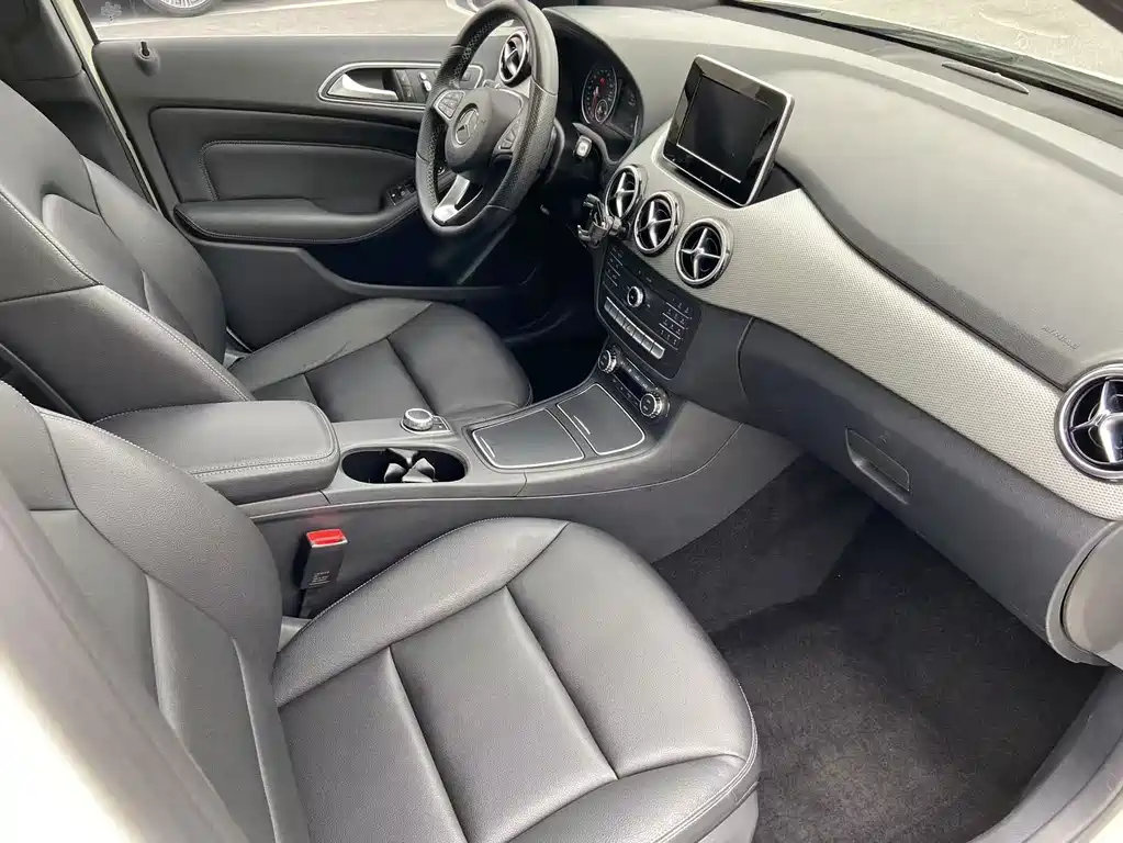 Mercedes-Benz B-Class — миниатюра 13