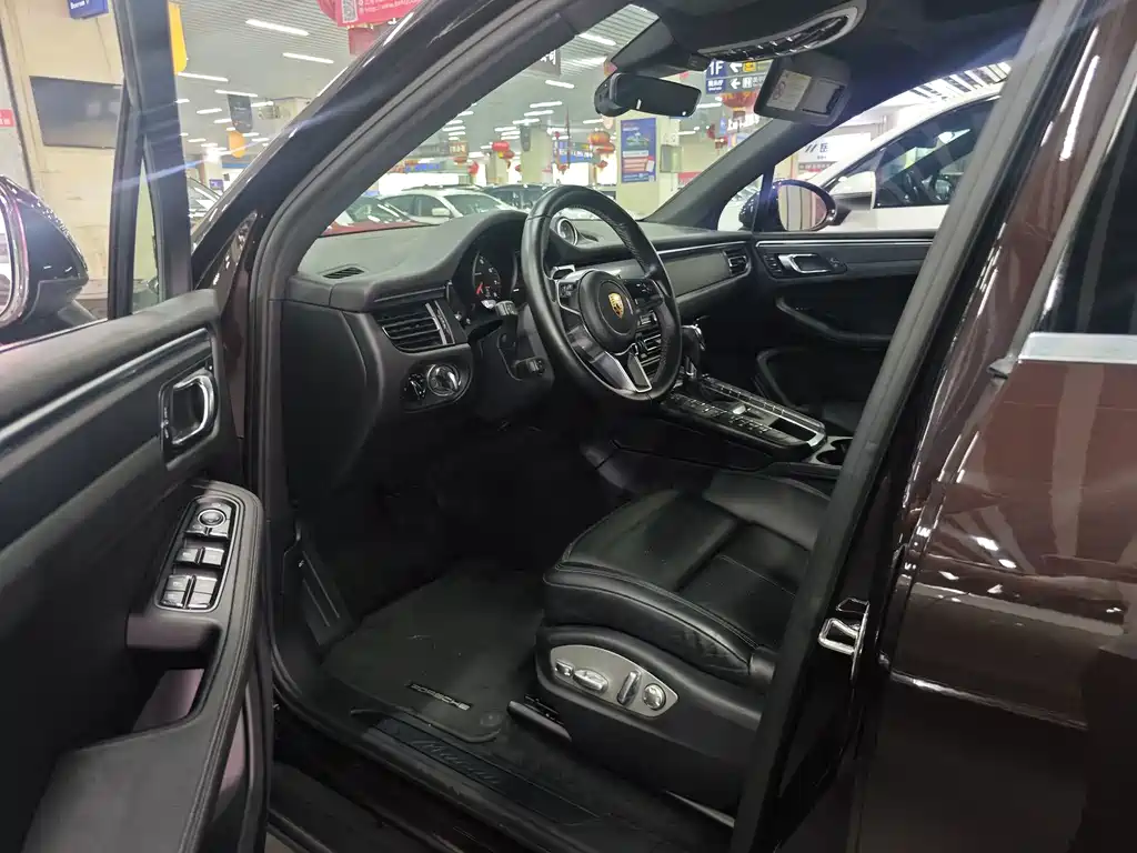 Porsche Macan — миниатюра 10