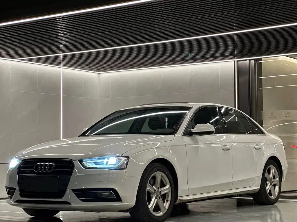 Audi A4L 2015