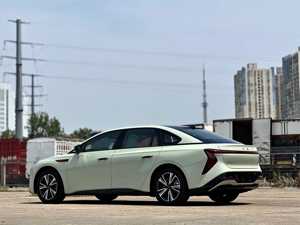 Hongqi Hongqi EH7 — миниатюра 7