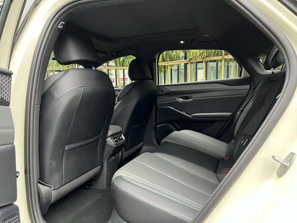 BYD Qin L — миниатюра 8