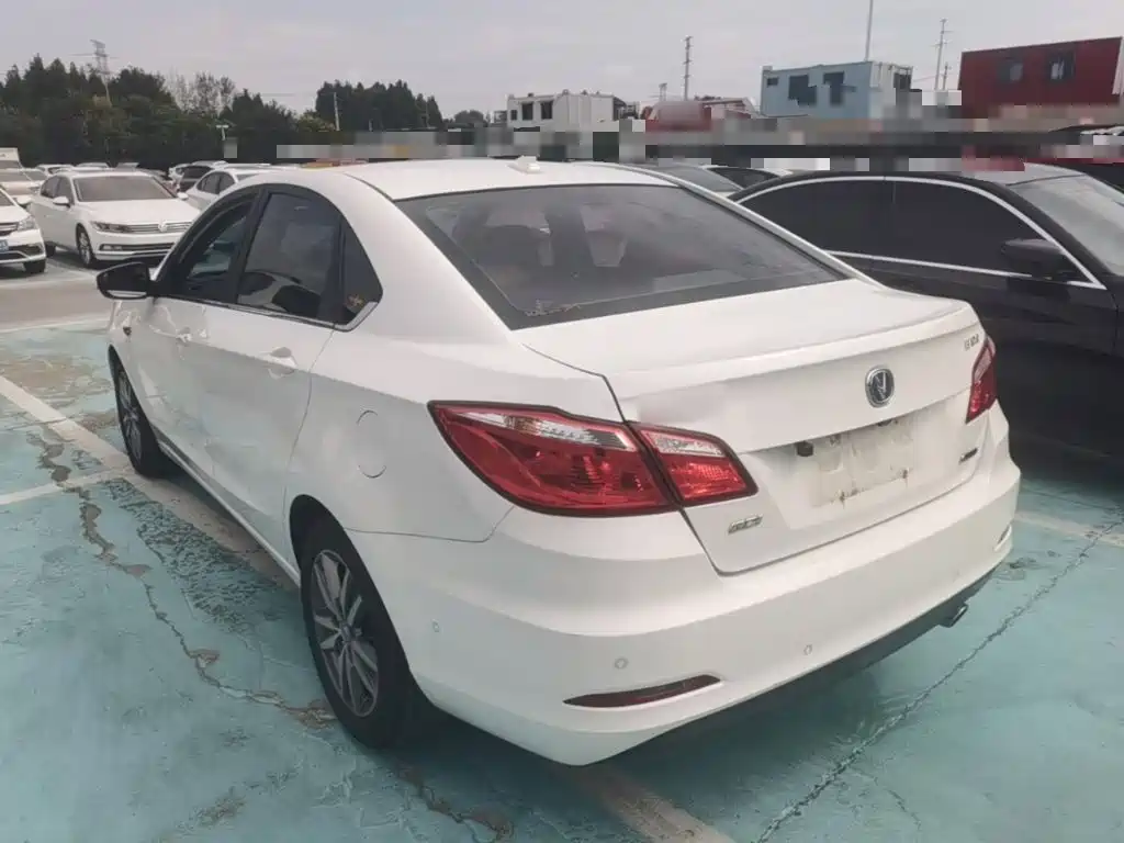 Changan Eado — миниатюра 5