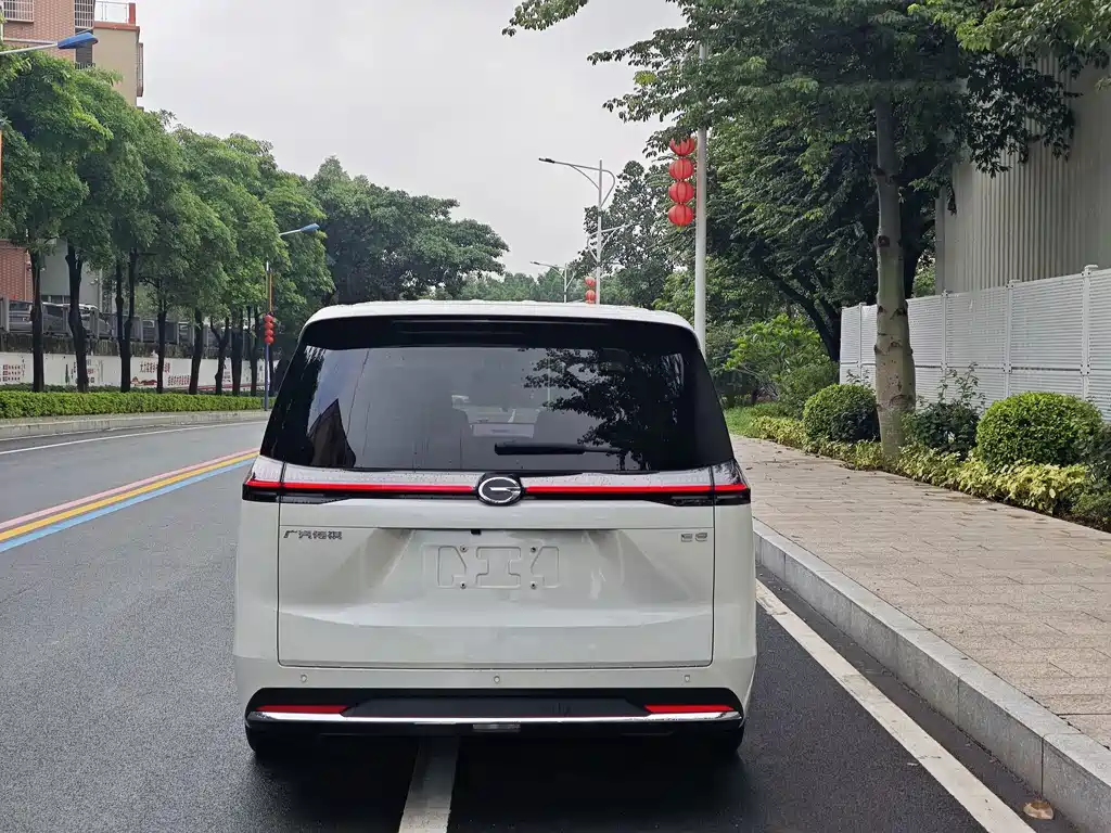 GAC Motor Trumpchi E8 PHEV — миниатюра 6
