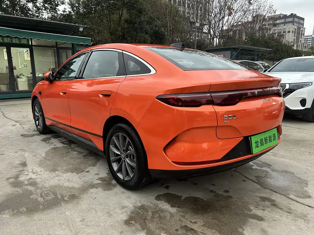 BYD QIN L