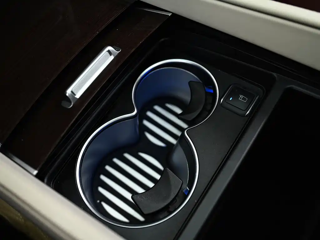 Mercedes-Benz GLS — миниатюра 16
