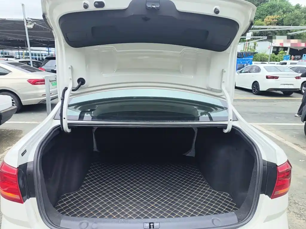 Volkswagen Lavida — миниатюра 19