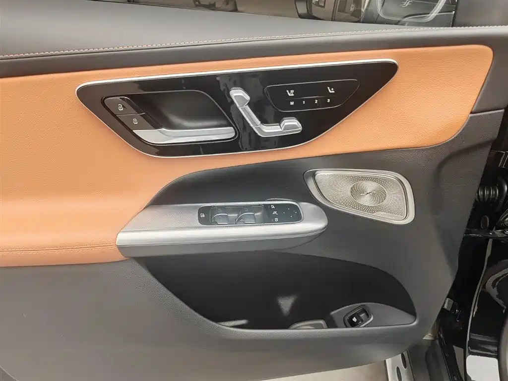 Mercedes-Benz GLC — миниатюра 8
