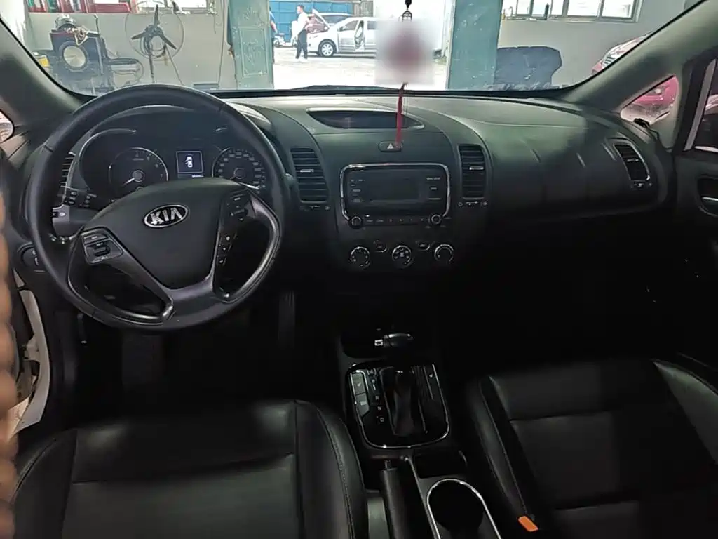 Kia K3 — миниатюра 10
