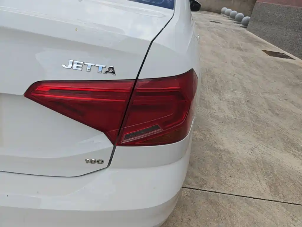 Volkswagen Jetta — миниатюра 8