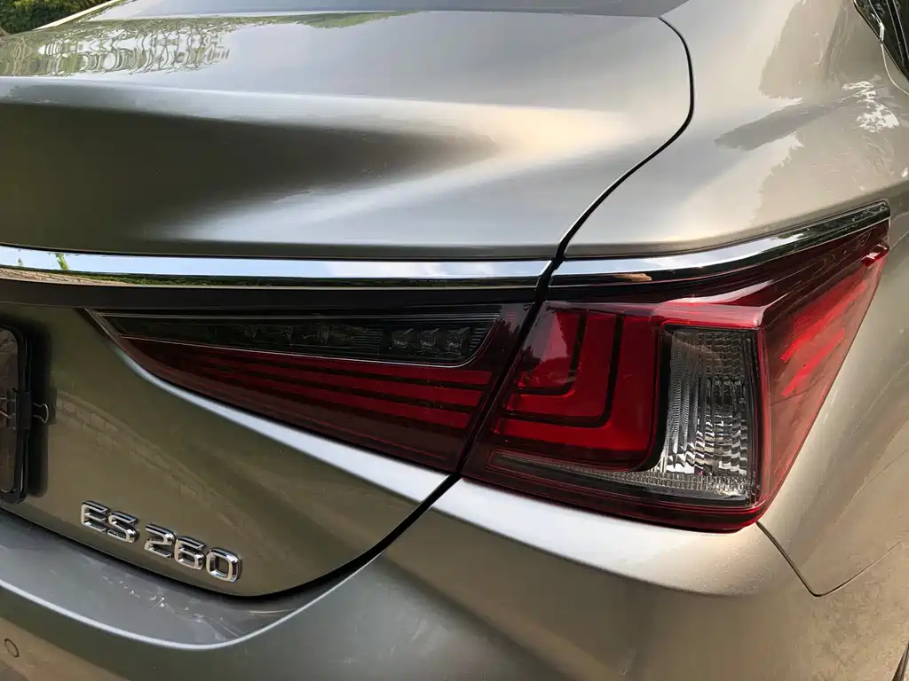 Lexus ES — миниатюра 26
