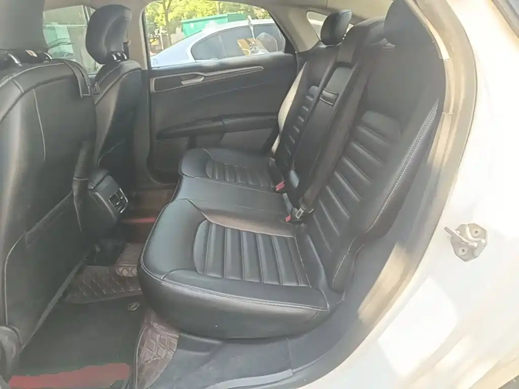 Ford Mondeo — миниатюра 17