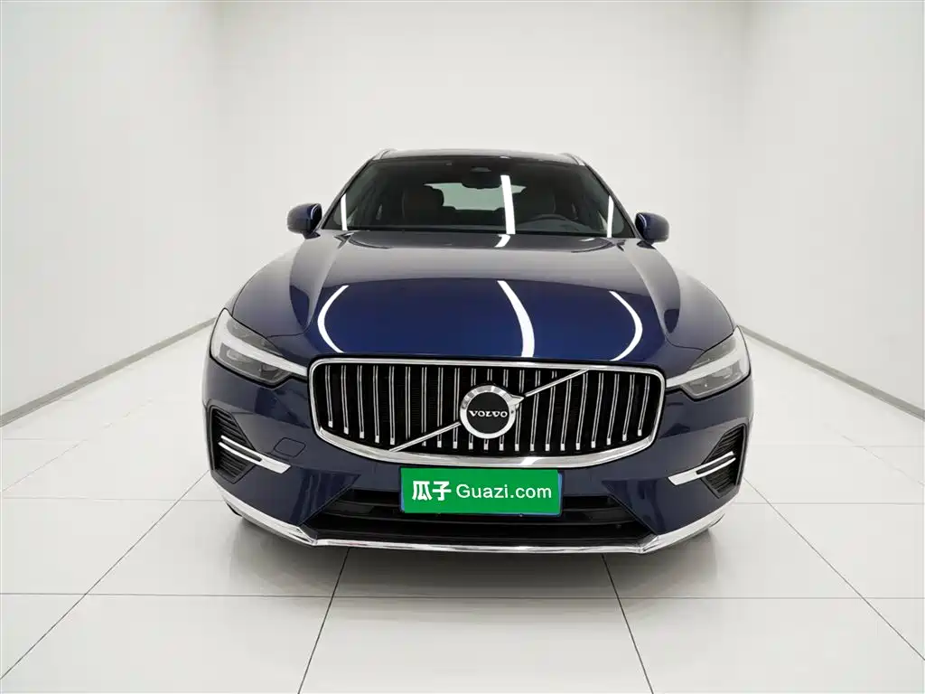 Volvo XC60 2023 B5 Luxury