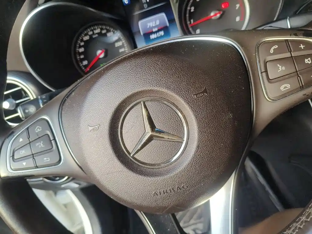 Mercedes-Benz GLC 2017 GLC 260 4MATIC