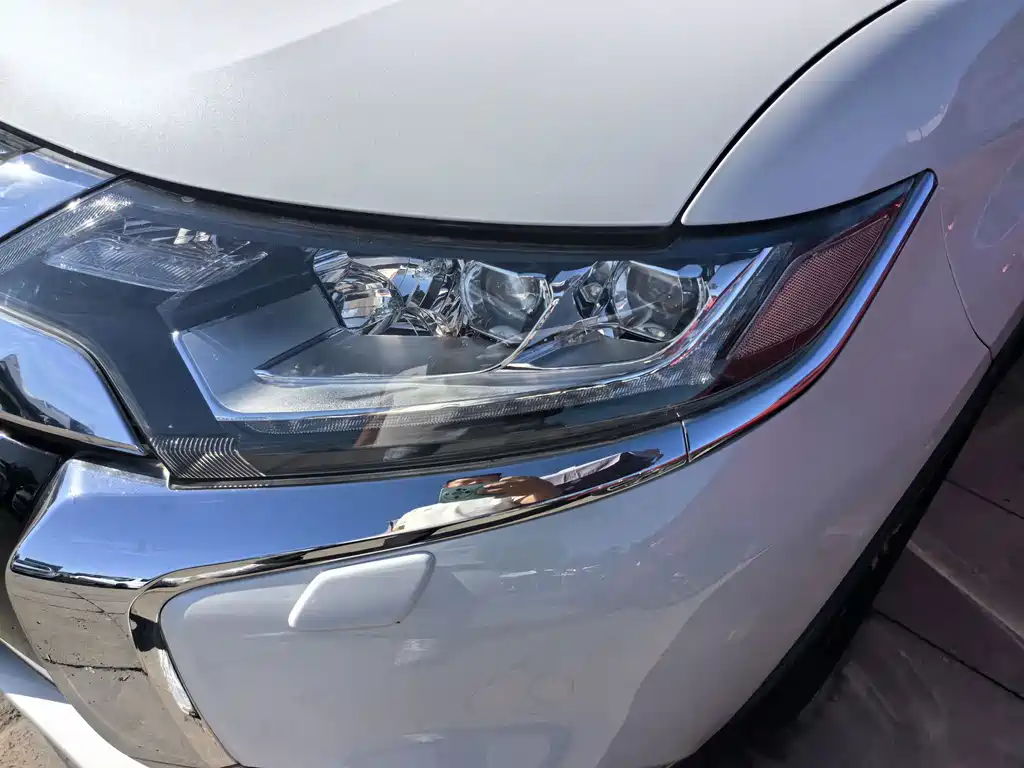 Mitsubishi Outlander — миниатюра 2