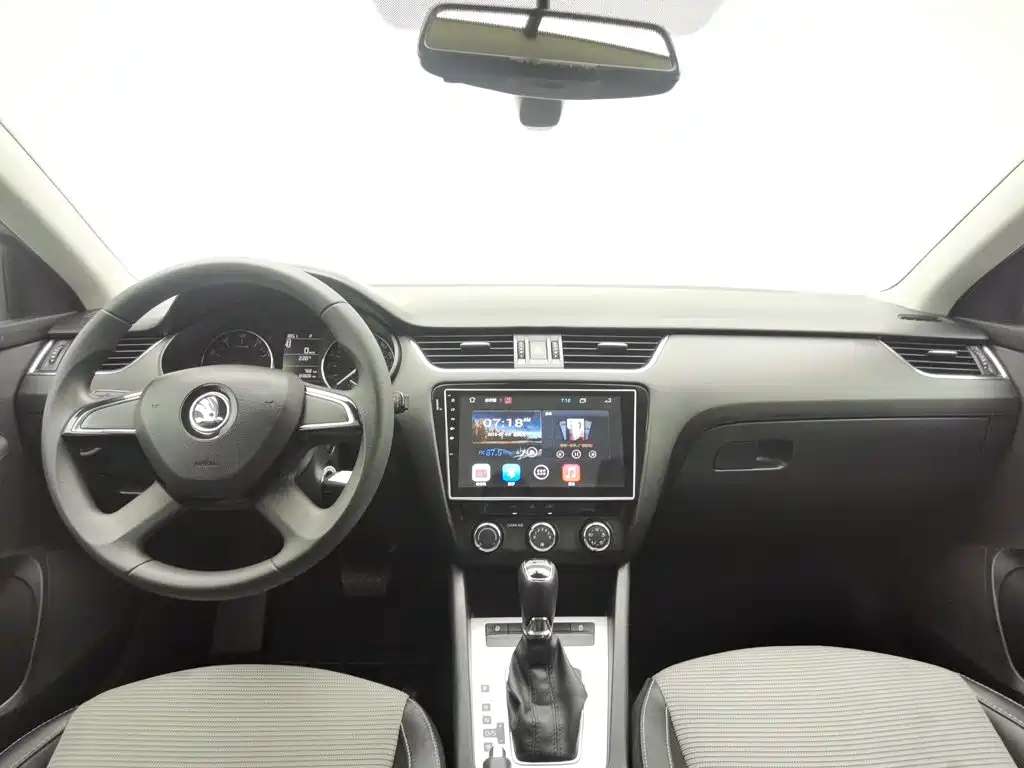 Skoda Octavia — миниатюра 5