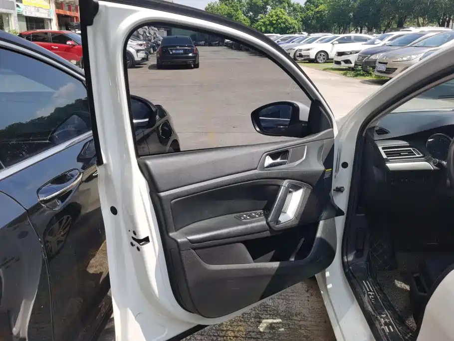 Peugeot 408 — миниатюра 7