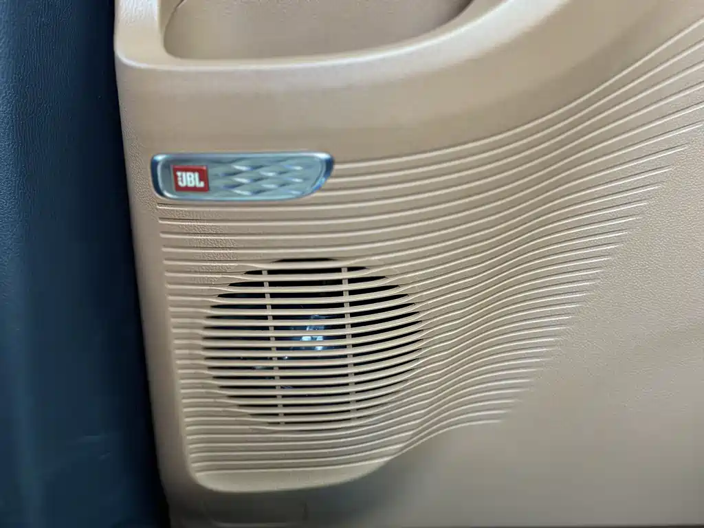 SAIC MAXUS EVERYONE 9