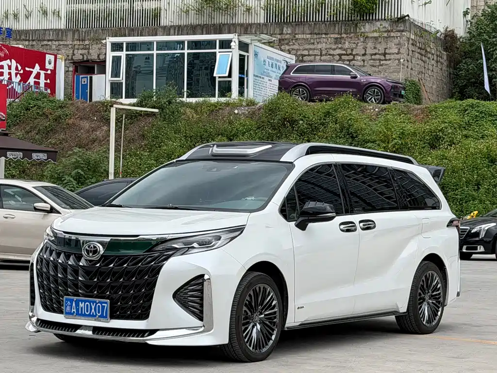 Toyota Sienna — миниатюра 3