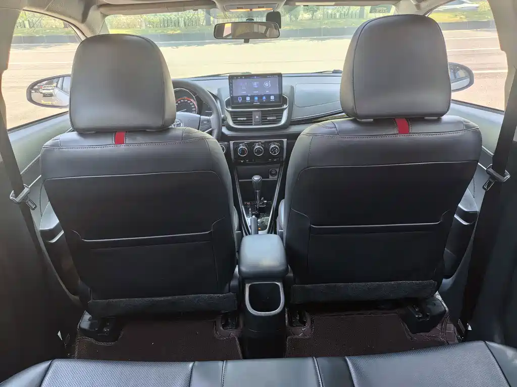 Toyota Yaris L — миниатюра 24