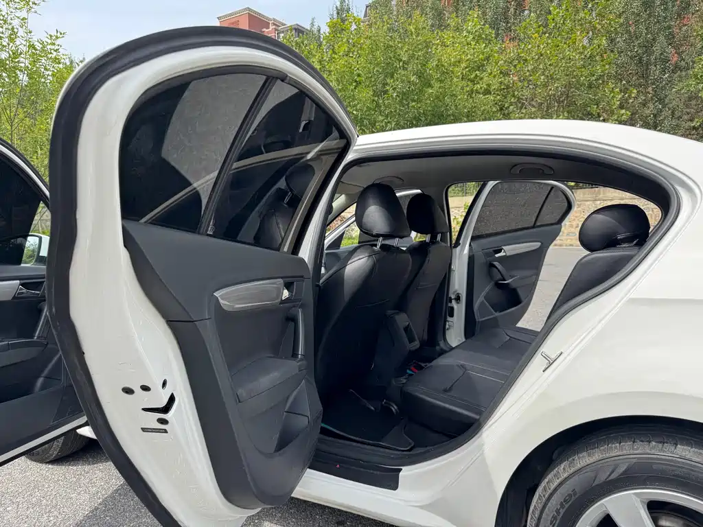 Volkswagen Lavida — миниатюра 12