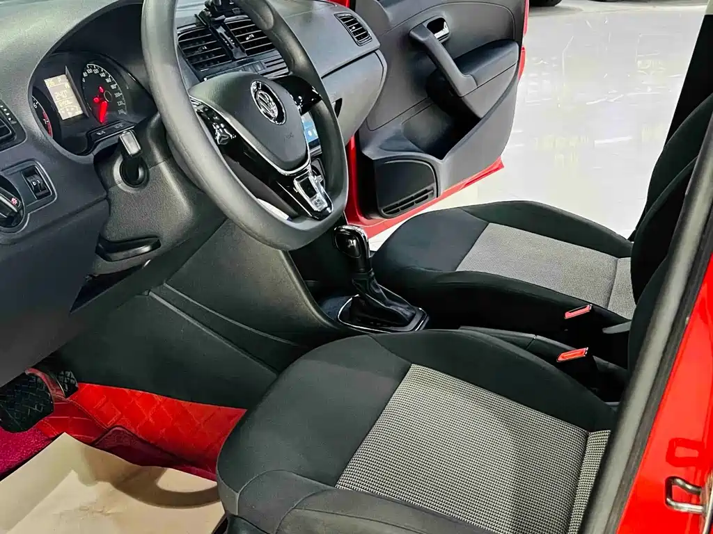 Volkswagen Polo — миниатюра 6