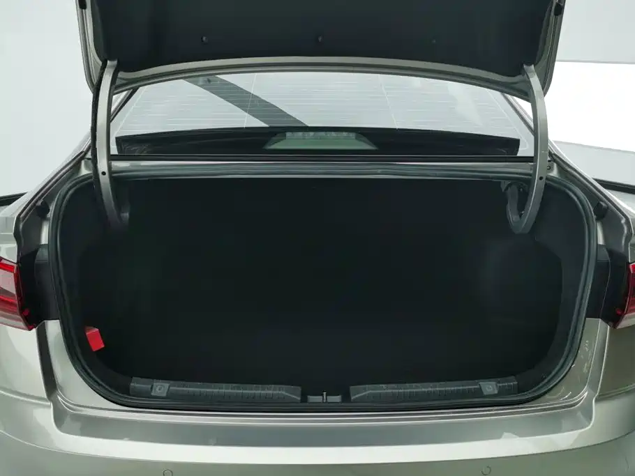 Volkswagen Bora — миниатюра 4