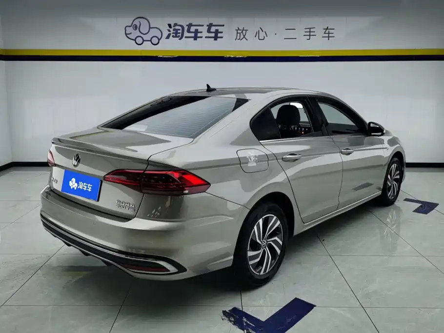 Volkswagen Bora — миниатюра 3