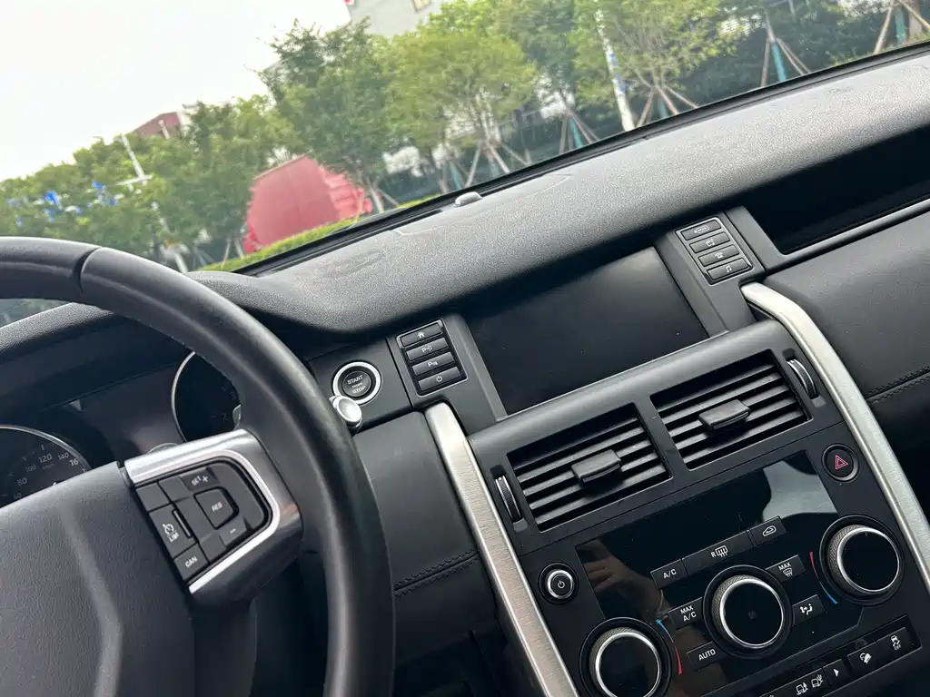 Land Rover Discovery Sport — миниатюра 6
