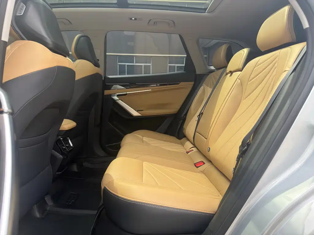 Geely Boyue L — миниатюра 16