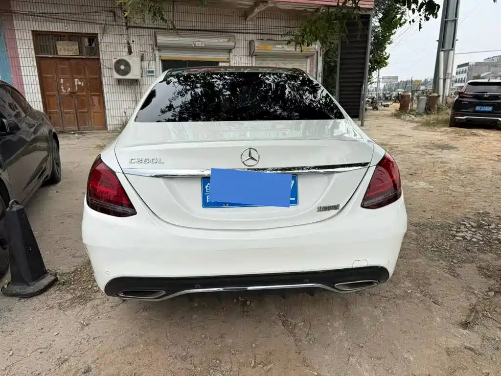 Mercedes-Benz C-Class — миниатюра 6