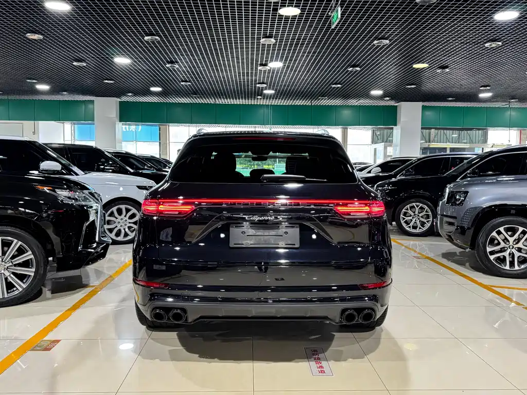 Porsche Cayenne — миниатюра 18
