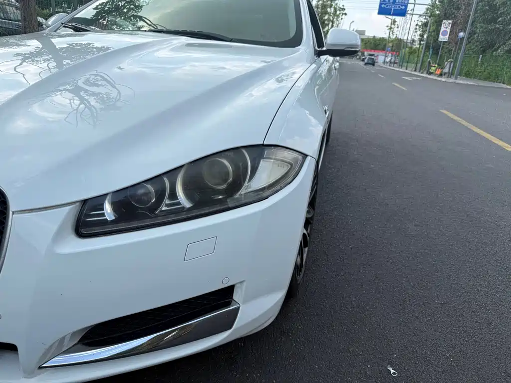 Jaguar XF — миниатюра 4