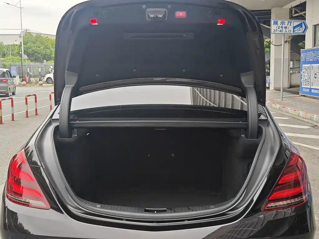 Mercedes-Benz S-Class — миниатюра 16