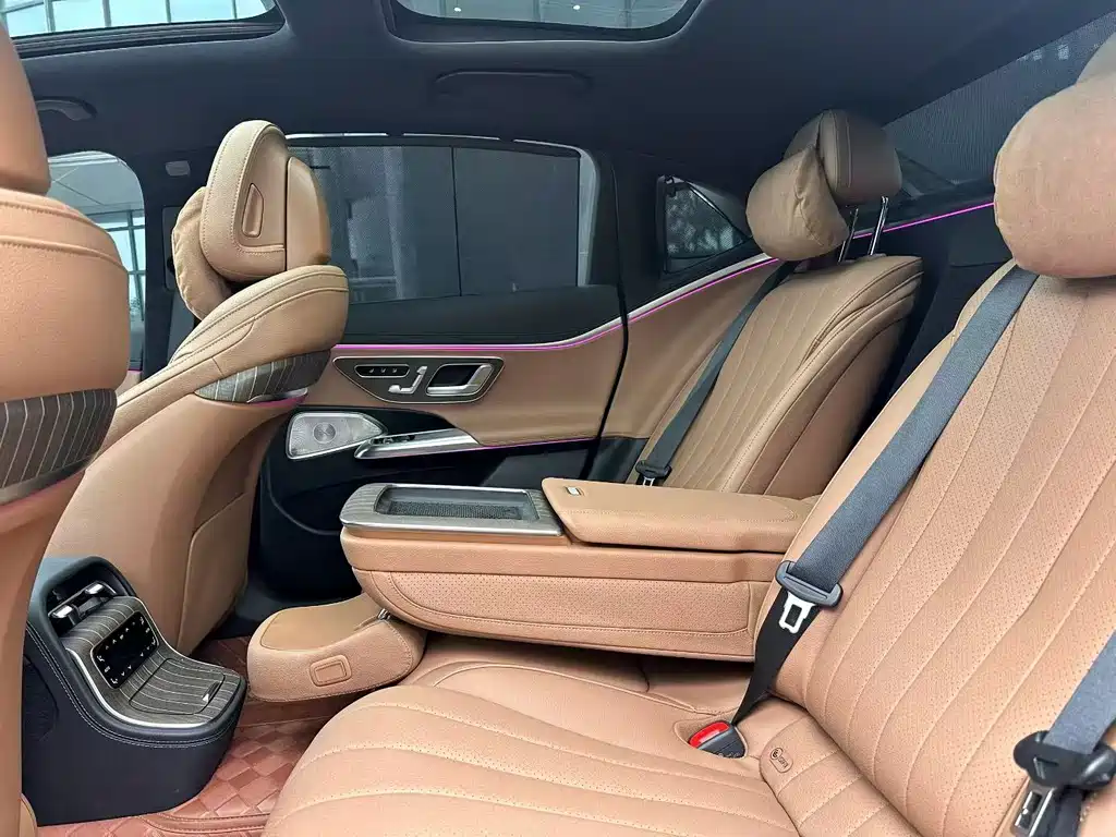 Mercedes-Benz E-Class — миниатюра 9