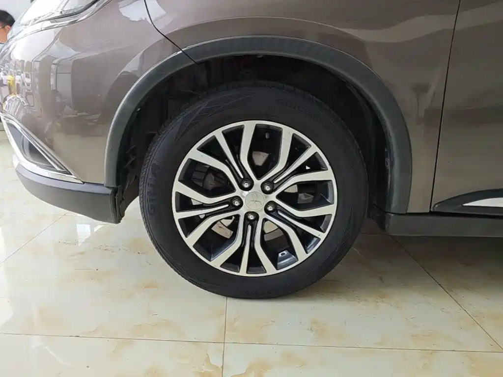 Mitsubishi Outlander — миниатюра 23