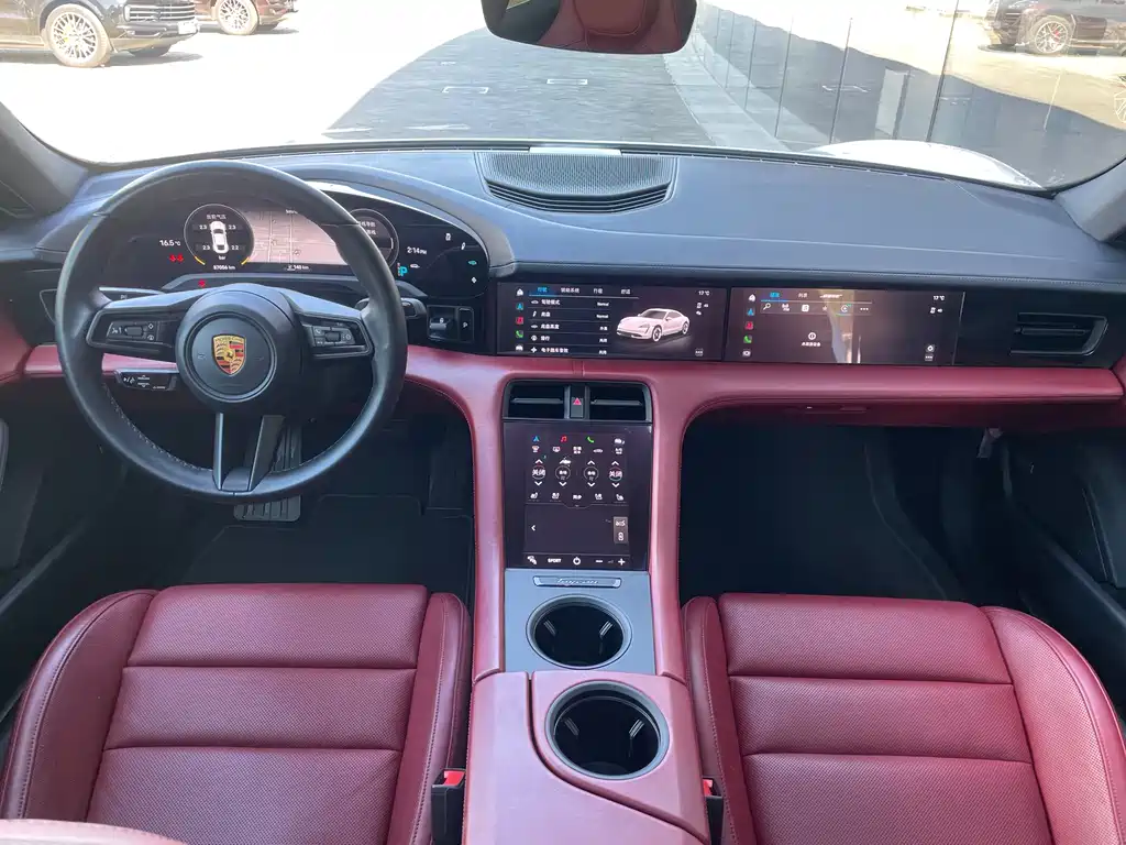 Porsche Taycan — миниатюра 11
